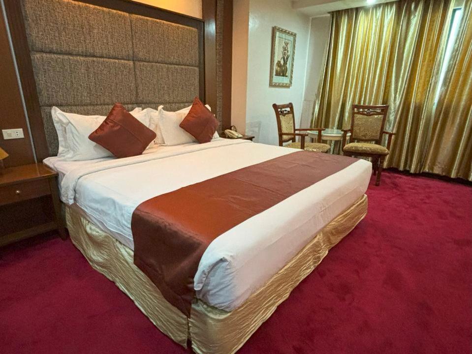 Lido De Paris Hotel Manille Extérieur photo
