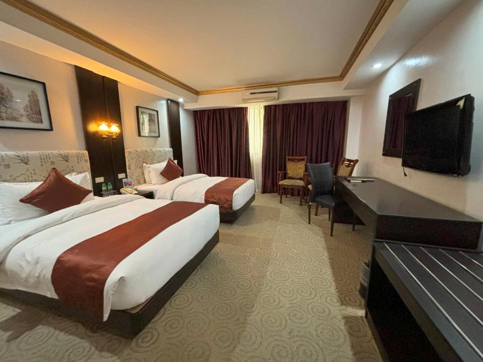 Lido De Paris Hotel Manille Extérieur photo